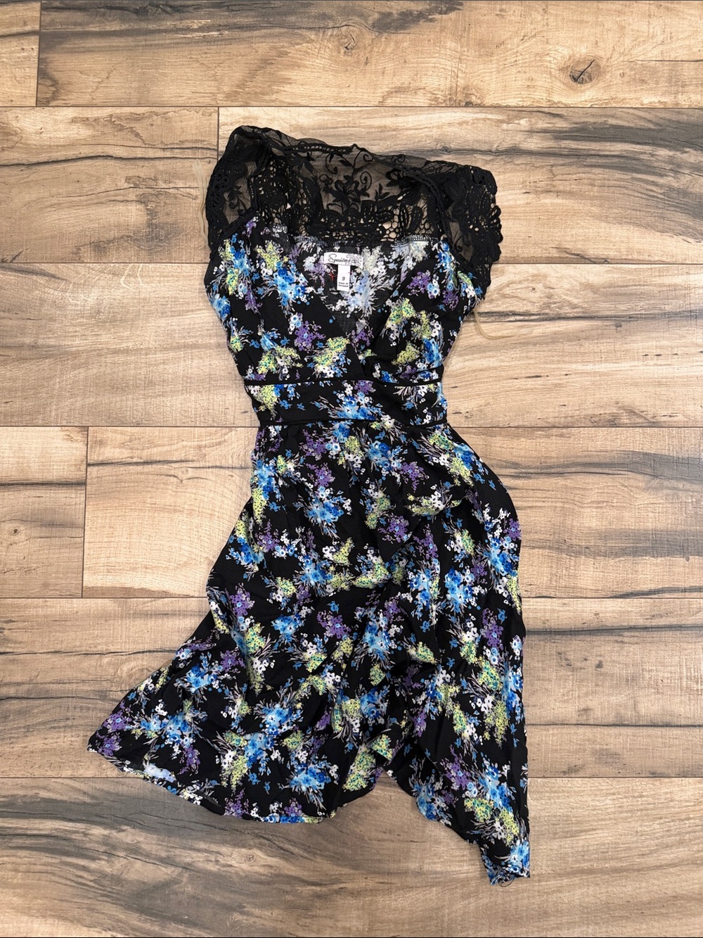 Speechless Black Floral Asymmetrical Lace-Trim Dress
